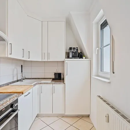 Modern 1br With Balcony & View Appartement *