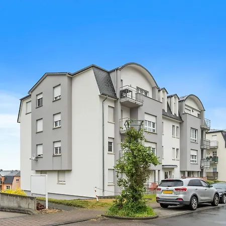 Appartamento Modern 1br With Balcony & View Sanem