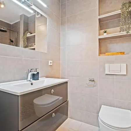Modern 1br With Balcony & View Sanem