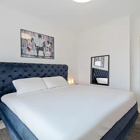 Modern 1br With Balcony & View Appartement