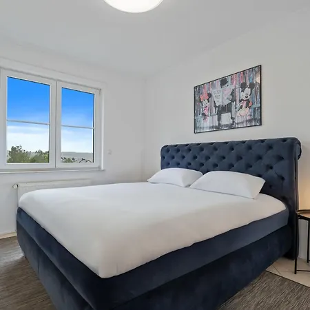 Modern 1br With Balcony & View Appartamento